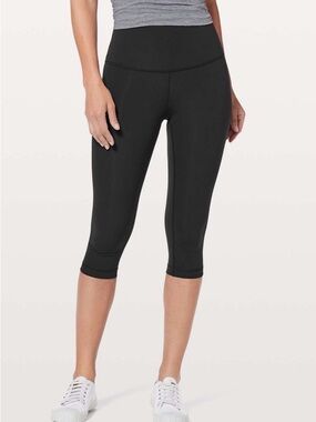 Lululemon Wunder Under Hi-Rise 1/2 Tight 17"
Black